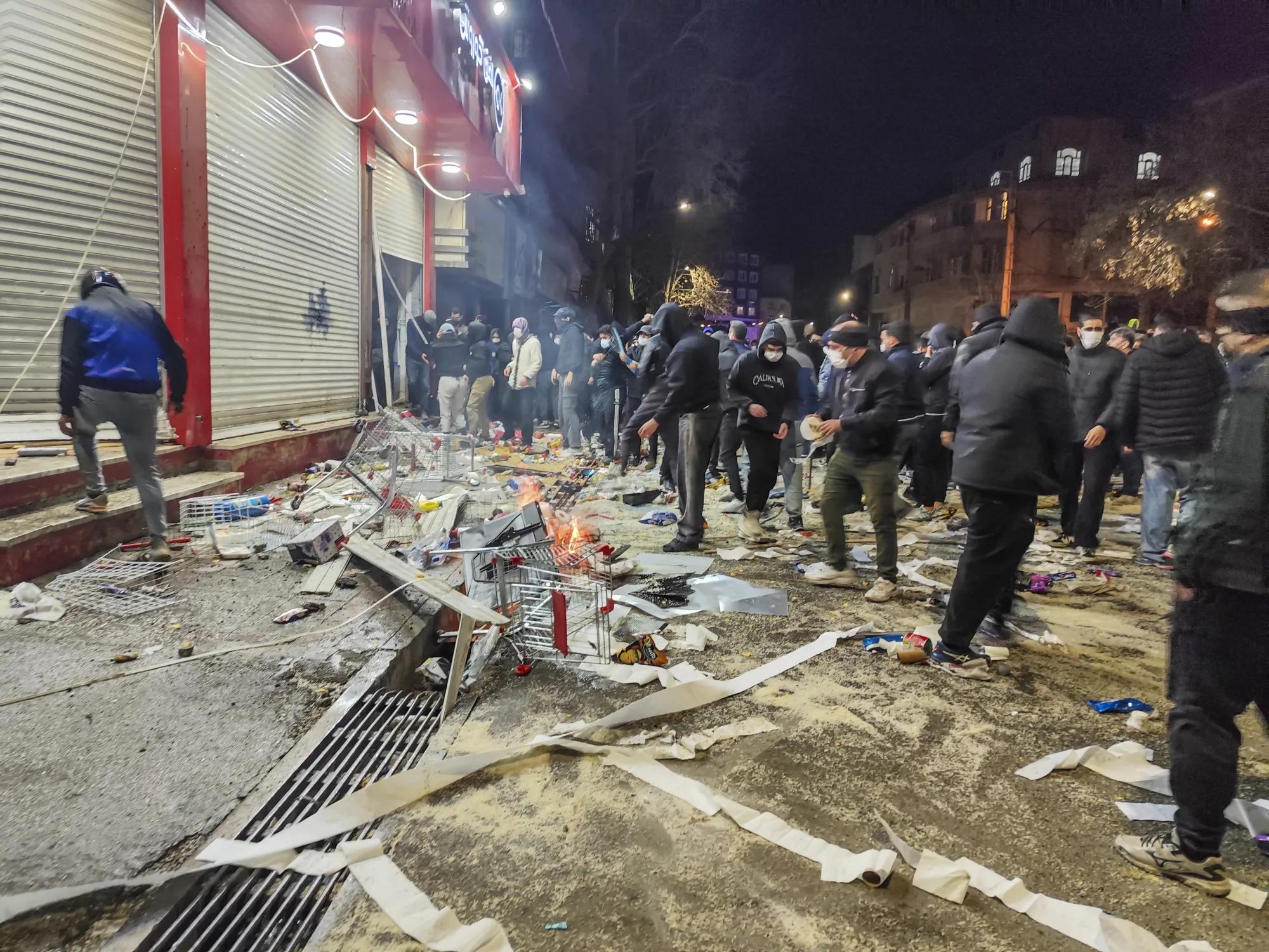 Mass Protests Sweep Iran Amid Economic and Political Crisis