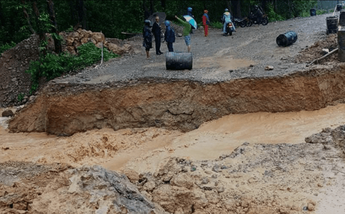 Diversion Washed Away, Highway Blocked in Dumkibas, Nawalparasi