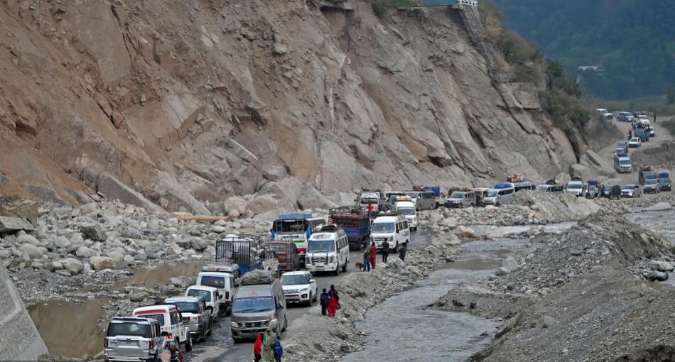 Public and Private Vehicles Banned at Night on BP Highway