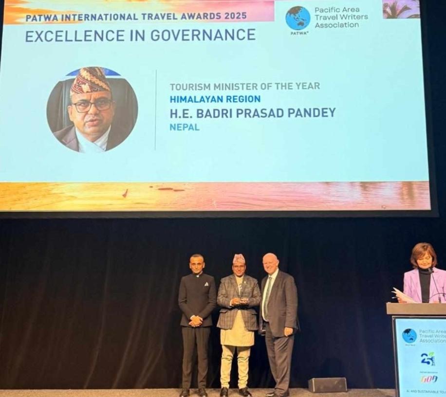 Pandey Receives Prestigious Tourism Award at World Summit in Berlin