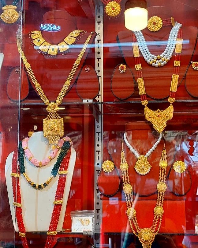 Gold Price Jumps Rs 2,800 to Set New Record,Silver Also Surges