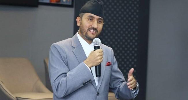 Communications Minister to Meet Top Leaders on Election Environment