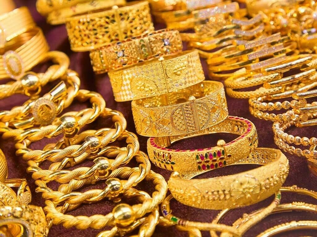 Gold Price Drops Slightly, Silver Unchanged in Nepal