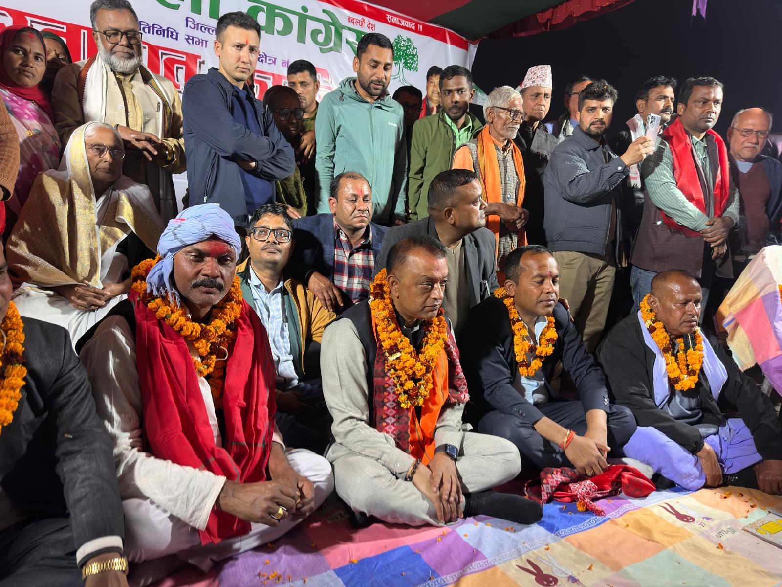 Gagan Thapa Arrives in Golbazar, Warmly Welcomed by Congress Workers