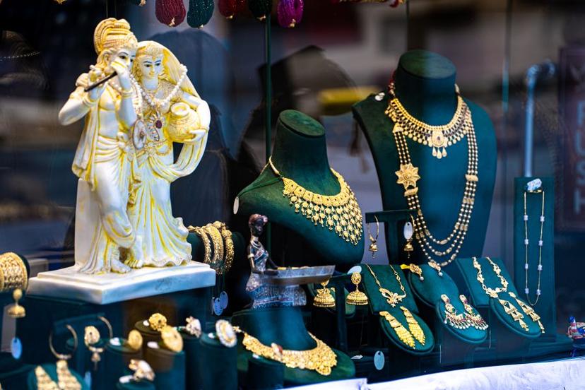 Gold Stable, Silver Rises in Nepali Market