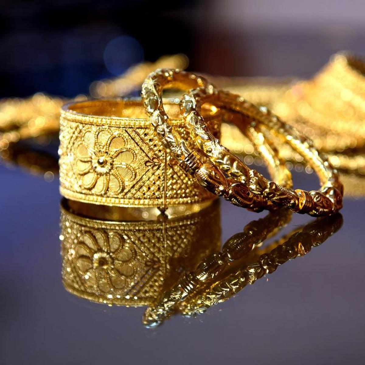 Gold Down, Silver Up in Local Market