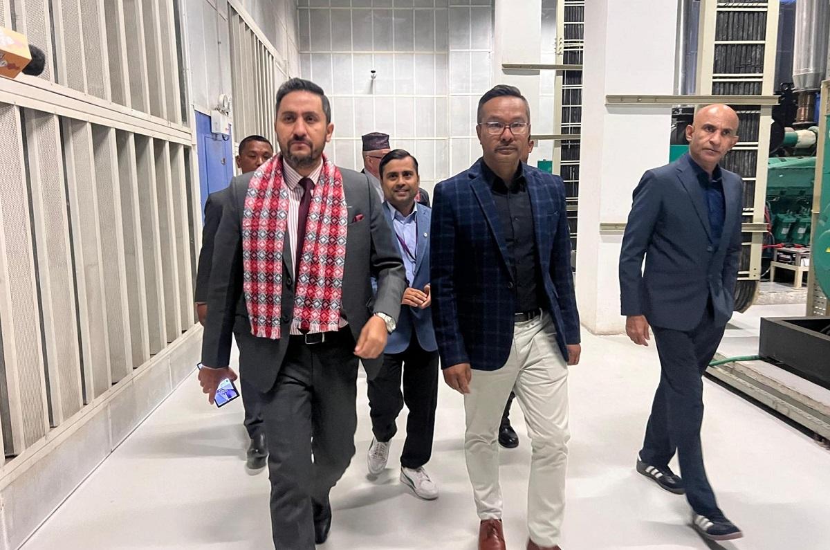 Minister Kharel Visits Ncell Data Centre, Pledges Government Support