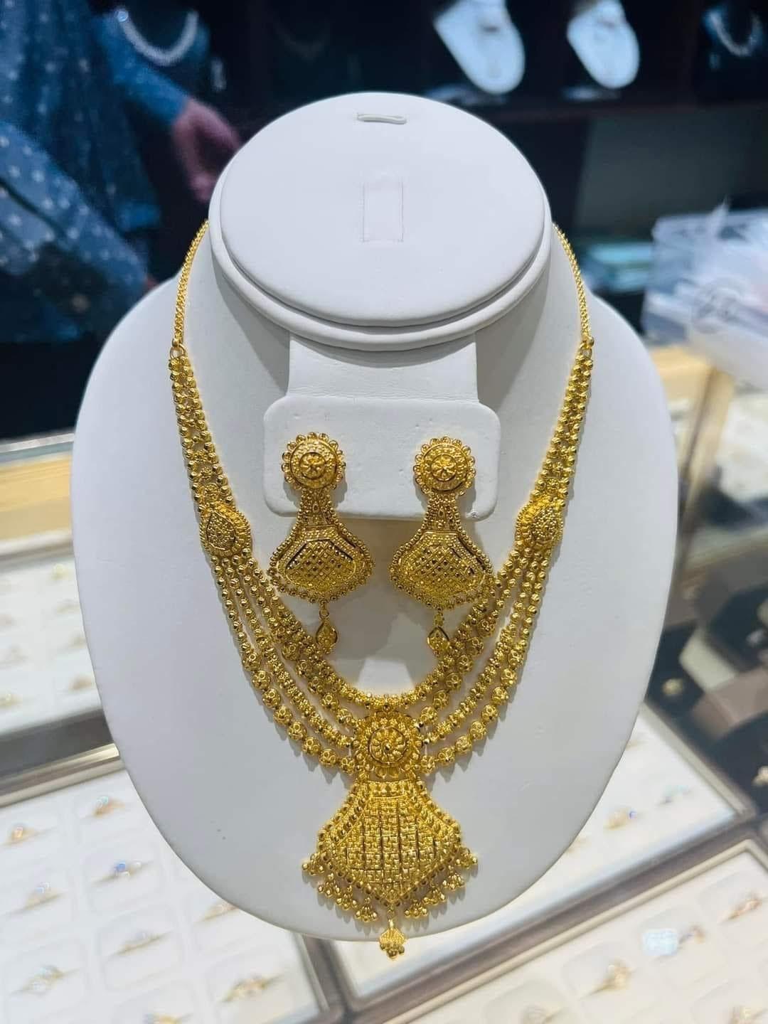 Gold Rises to Rs 314,800 per Tola; Silver Falls Slightly