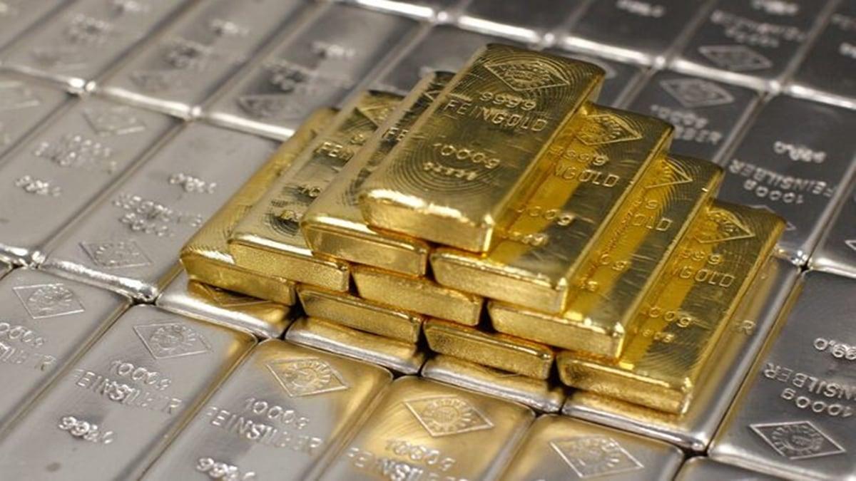 Gold Prices Surge by Rs 2,200 per Tola, Silver Sees Slight Drop