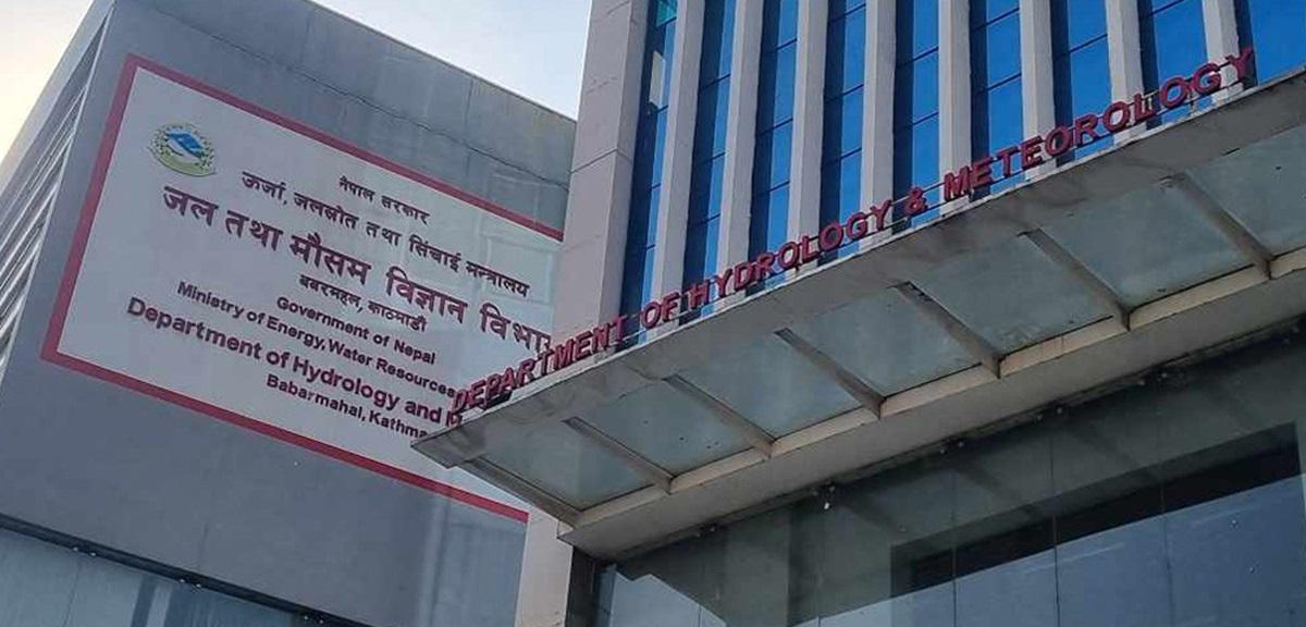 Westerly Winds Bring Cloudy Weather to Hills